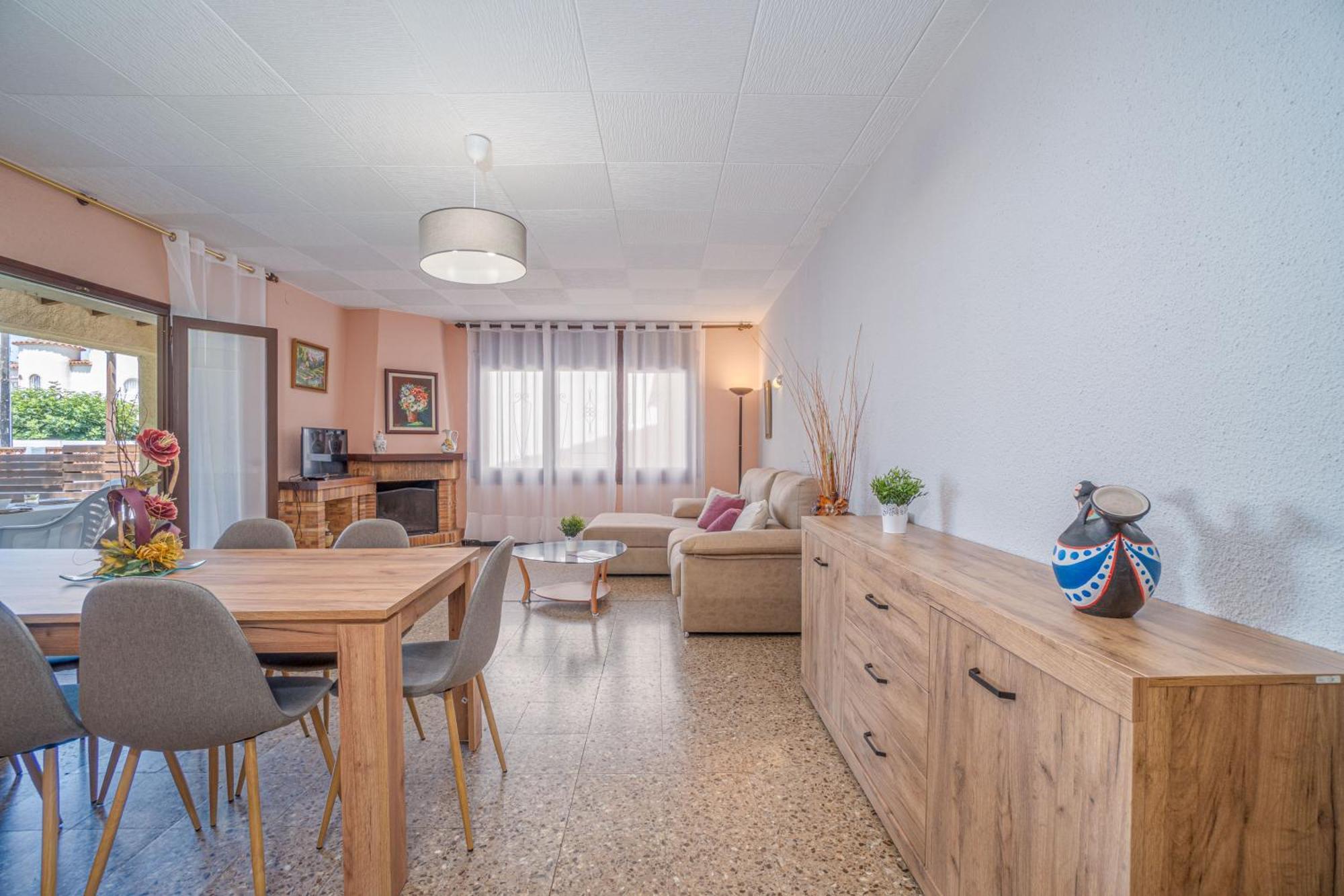 Apart-Rent Casa Con Jardin Pani 0081 艾姆布里亚布拉瓦 外观 照片